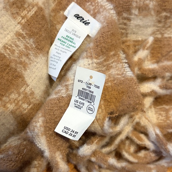 aerie scarf/hat set nwt plaid cream/brown scarf 72 inches and pom hat o/s - Picture 6 of 8